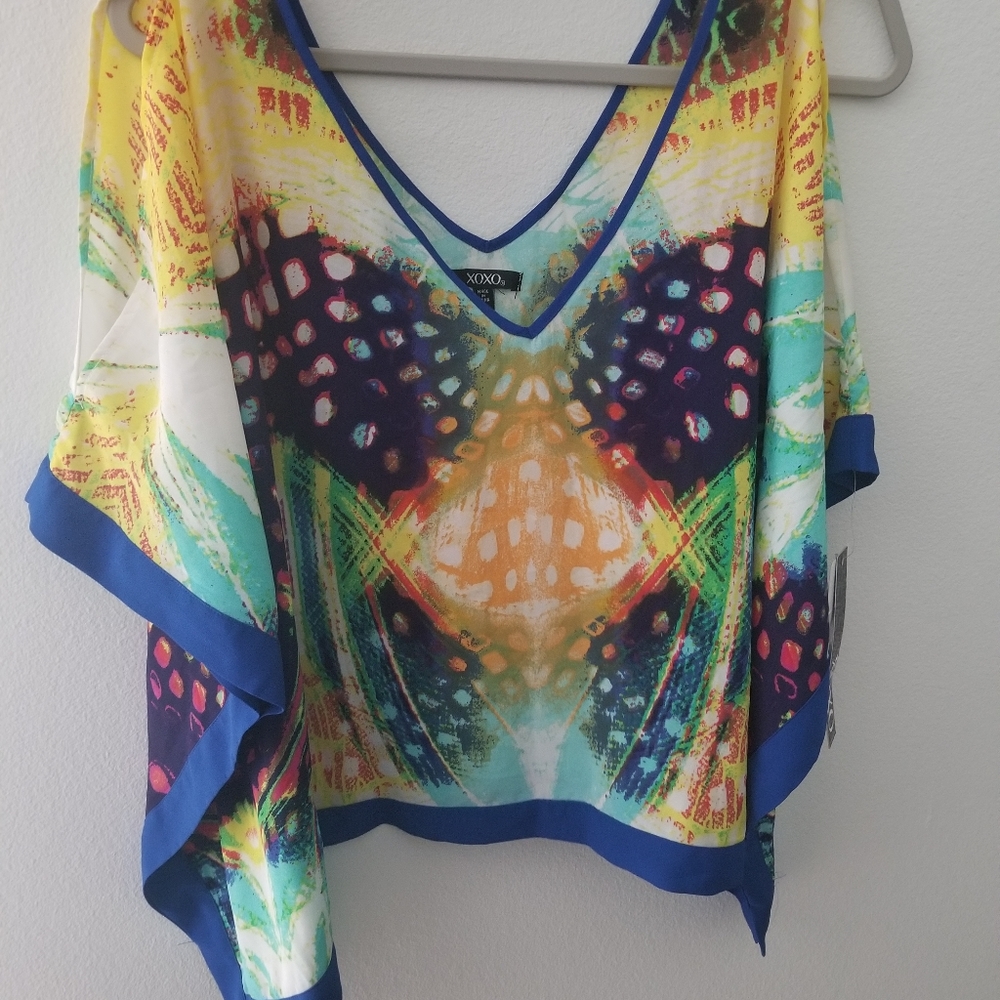 Cold shoulder top - Picture 2 of 3